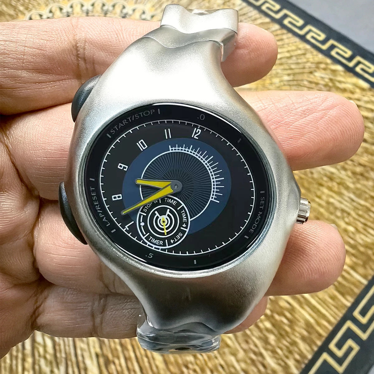 Fashionable Creative Vintage Alien y2k Original Quartz Watch Twisted Design Watches For Man Reloj часы мужские наручные