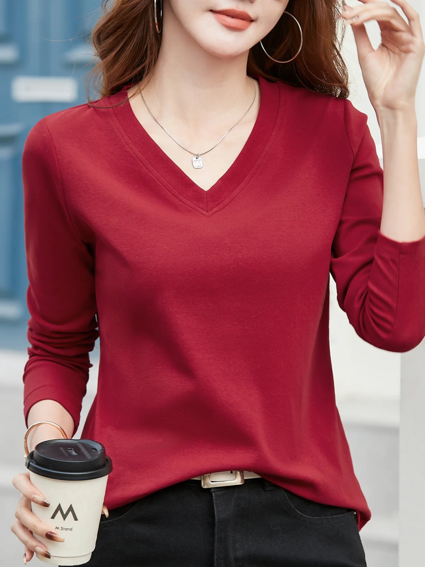 Women's Essential Slim Fit V Neck Long Sleeve T-Shirt - Soft Solid Color Top for Spring and Fall Seasons, Classic Casual Wear fo