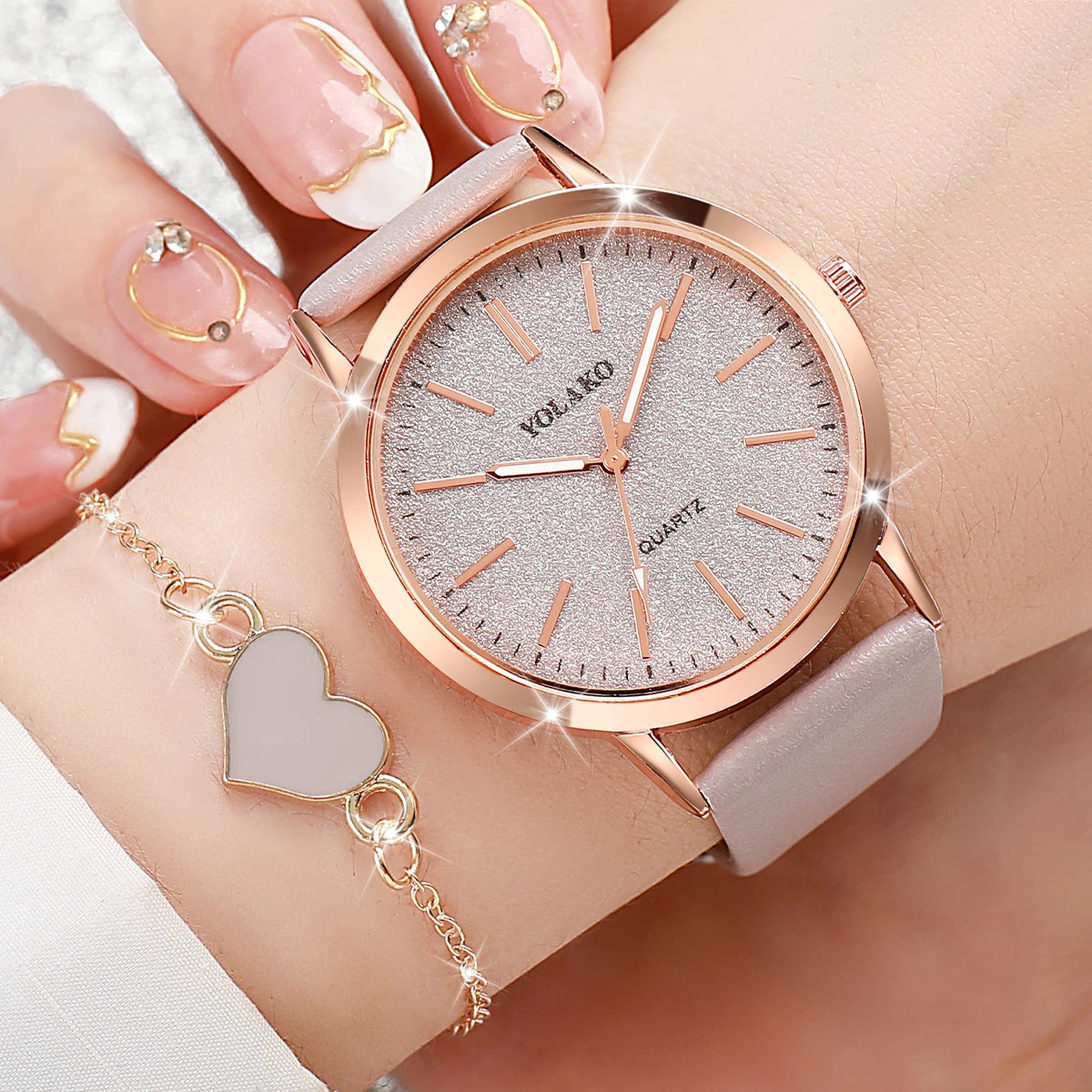2PCS/Set Fashion Women Leather Strap Wrist Watches Simple Dial Quartz Watch With Heart Bracelet Set (Without Box)
