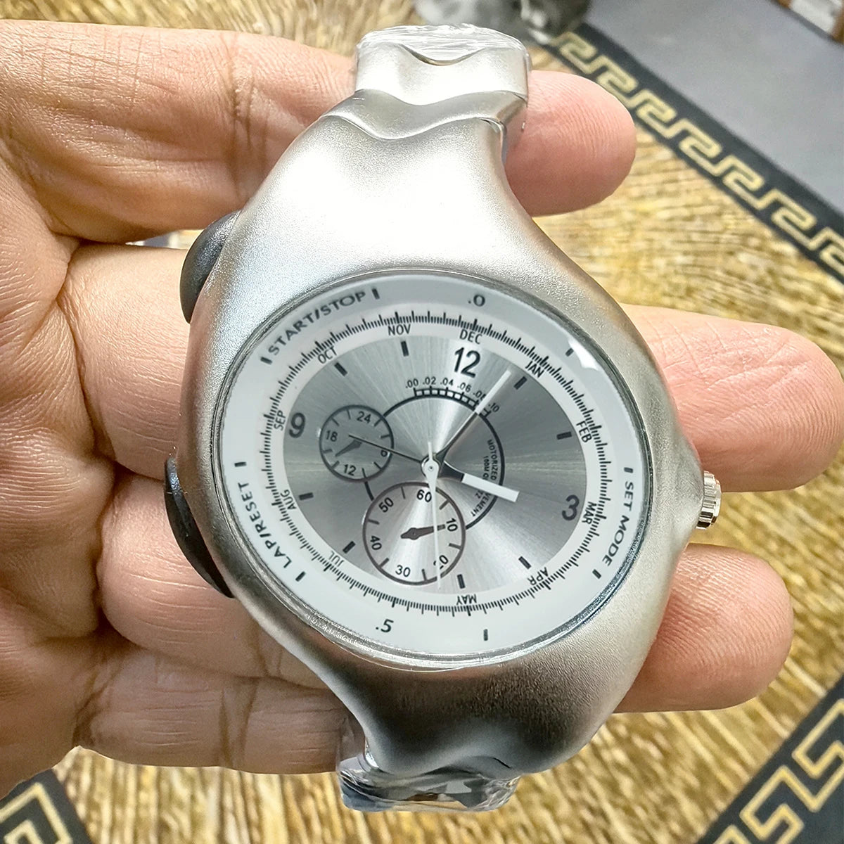 Fashionable Creative Vintage Alien y2k Original Quartz Watch Twisted Design Watches For Man Reloj часы мужские наручные