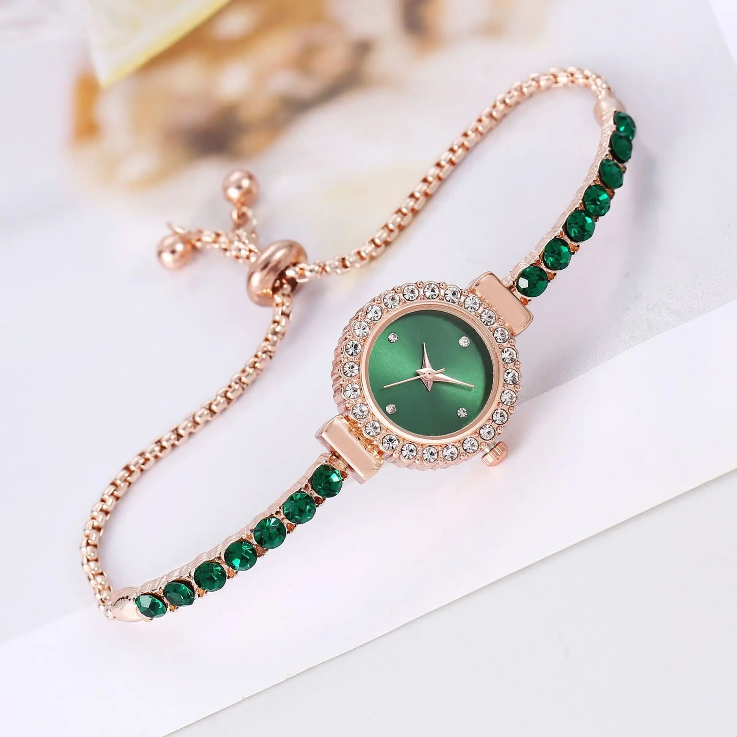 Women's Watches Fashion Exquisite Small Dial Bracelet Analog Quartz Watch（Box Not Included ）