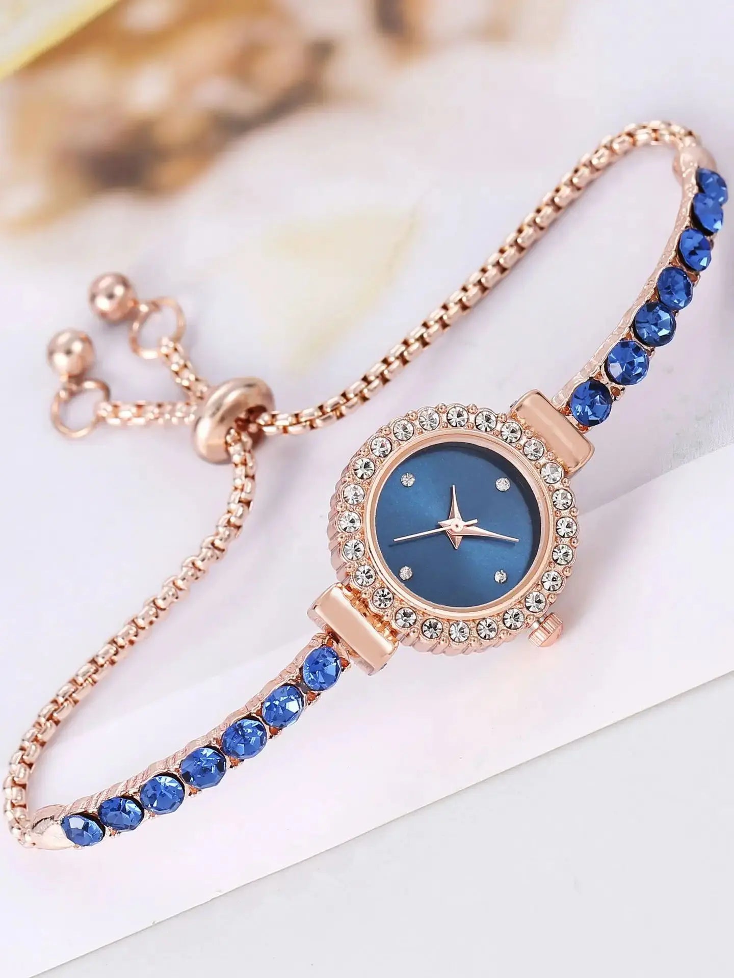 Women's Watches Fashion Exquisite Small Dial Bracelet Analog Quartz Watch（Box Not Included ）